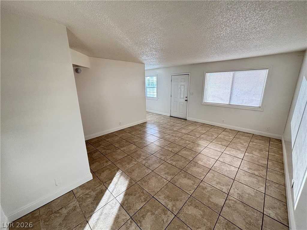 5132 Pebble Beach Blvd #B - Photo 5 of 16
