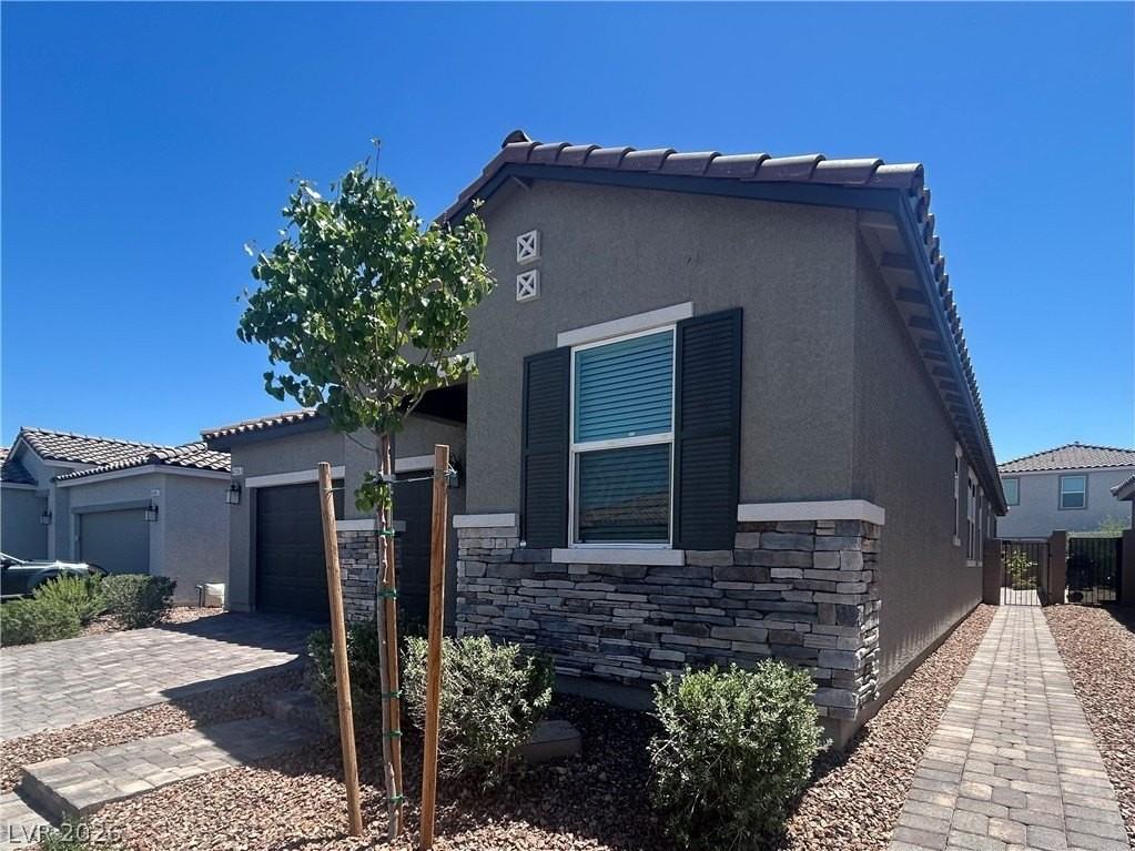 4255 Scarlet Cob Ave - Photo 2 of 32