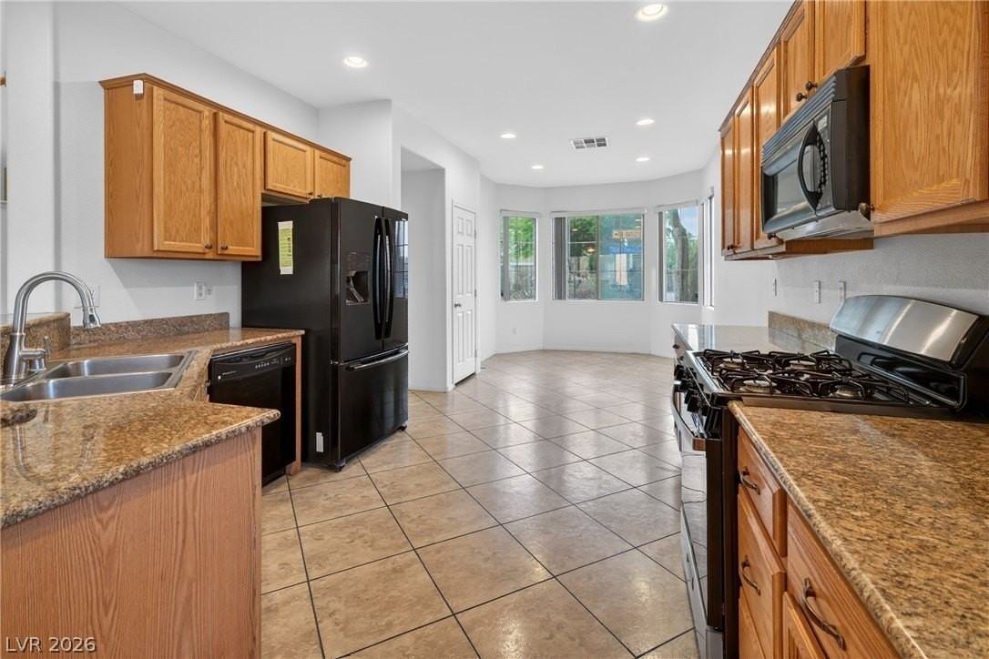 1704 Patrick Thomas Ct - Photo 5 of 42