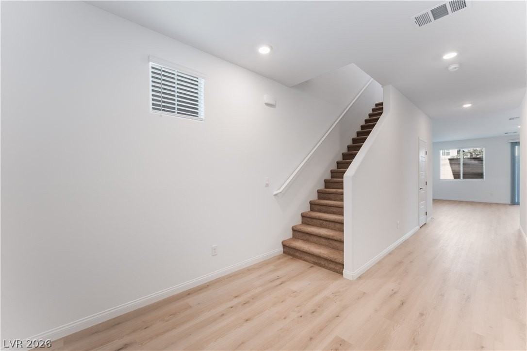 6217 Seastrand St - Photo 4 of 40