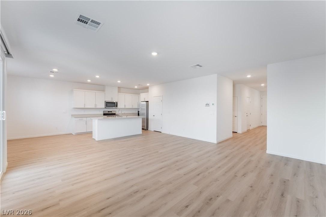 6217 Seastrand St - Photo 7 of 40