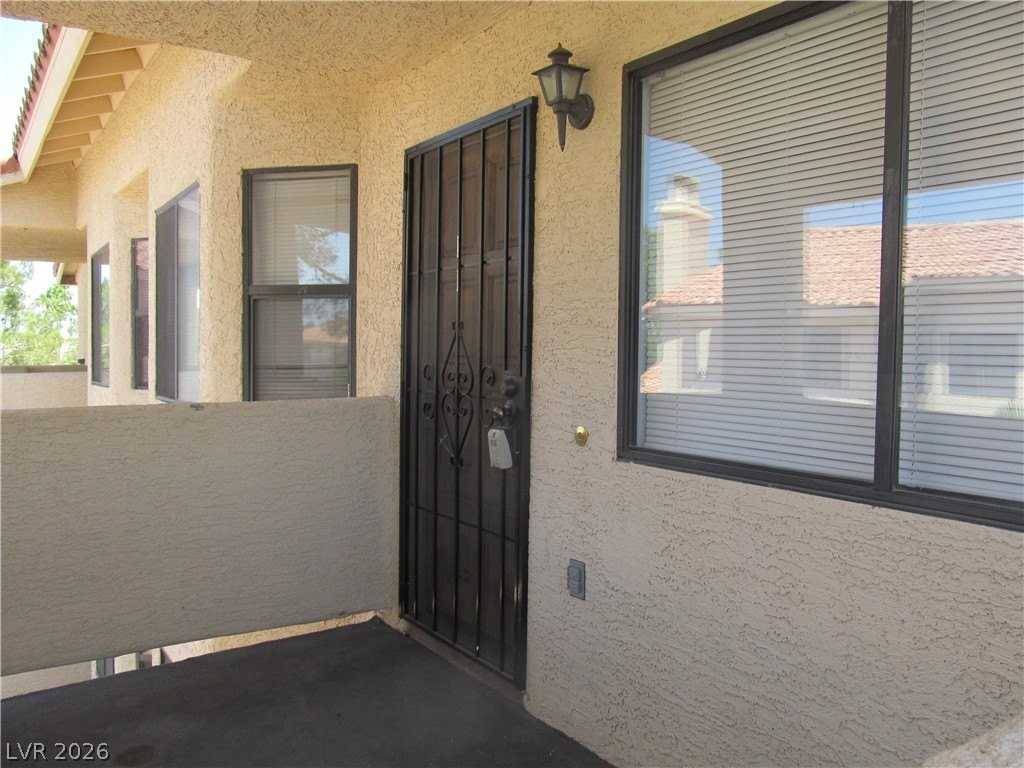 1113 N Buffalo Dr #201 - Photo 4 of 26