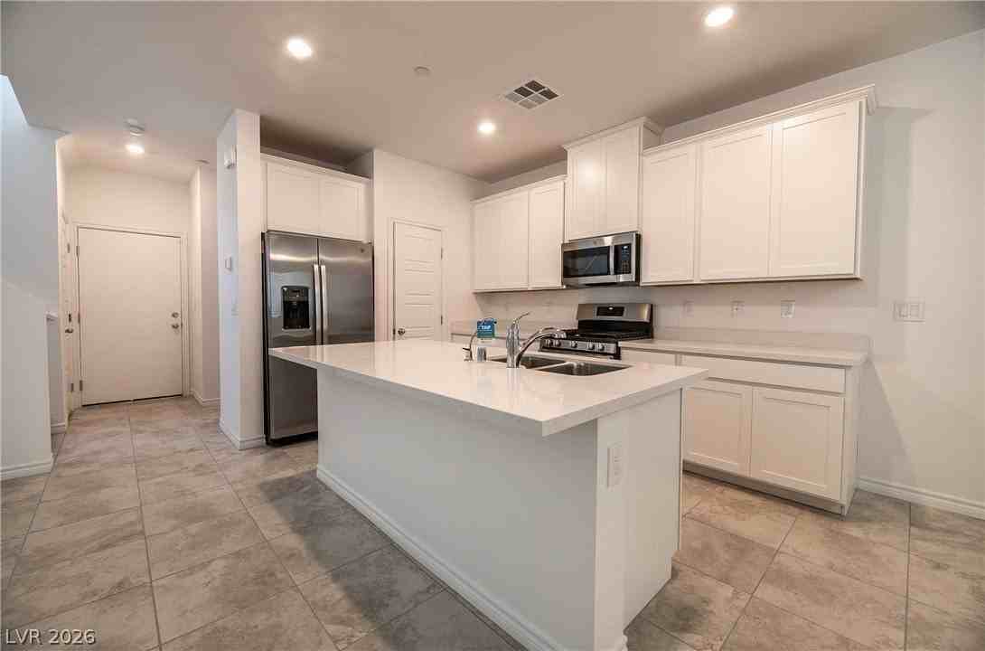 6478 Silver Estates Ave - Photo 6 of 18