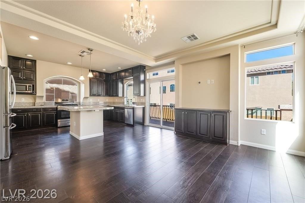 5282 Ledgewood Creek Ave - Photo 4 of 26