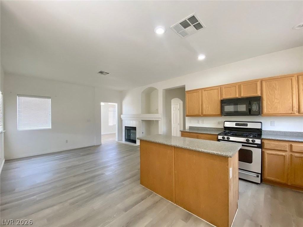 4033 Spring Line St - Photo 6 of 30