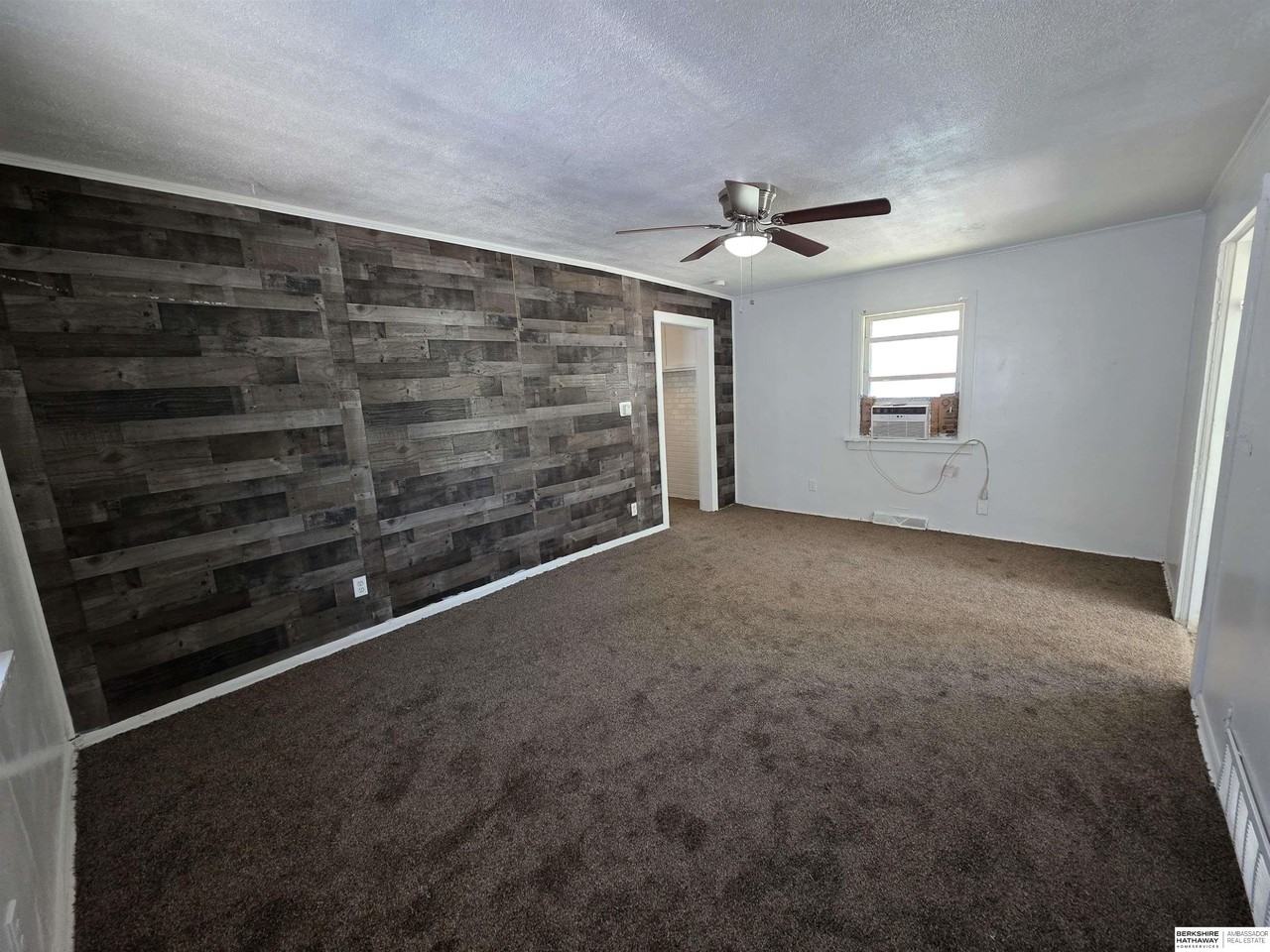 4717 N 18th St - Photo 3 of 13