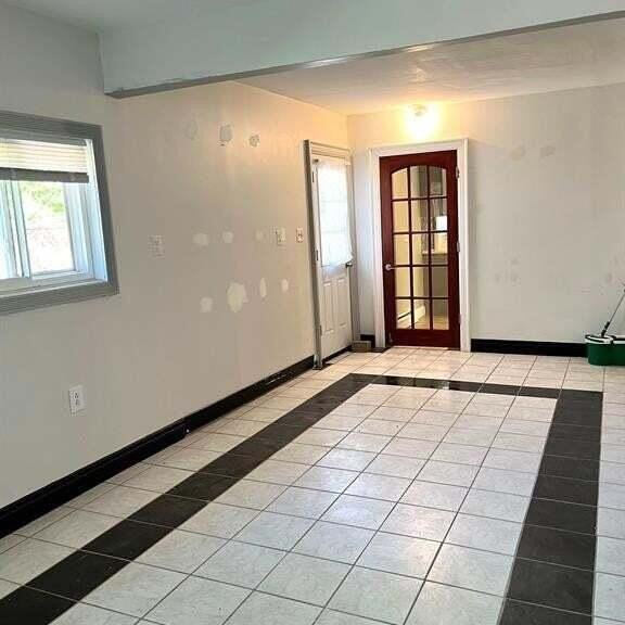 2948 Alexander Ave - Photo 6 of 8