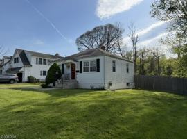 featured image of 10 Lake Dr