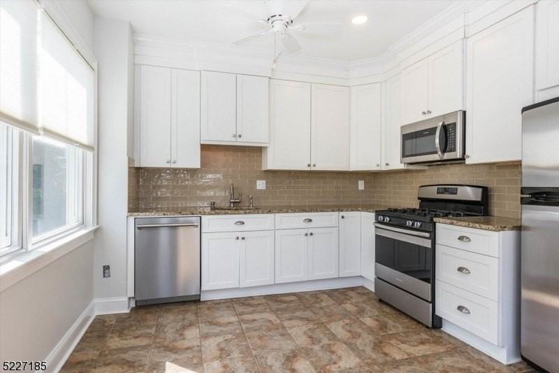 1 Claremont Pl #1 - Photo 7 of 12