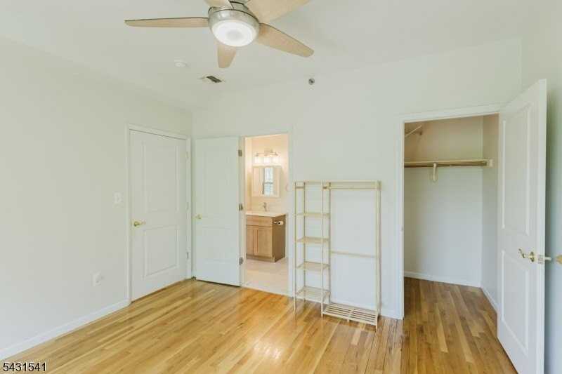 323 Jackson St #301 - Photo 7 of 17