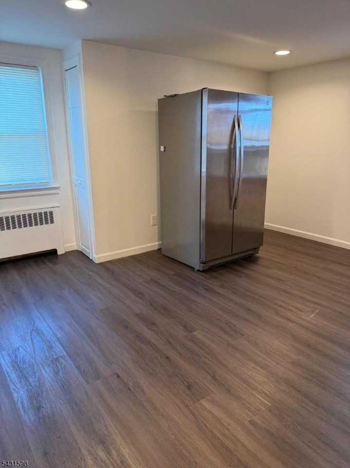 122 Beech St - Photo 2 of 8