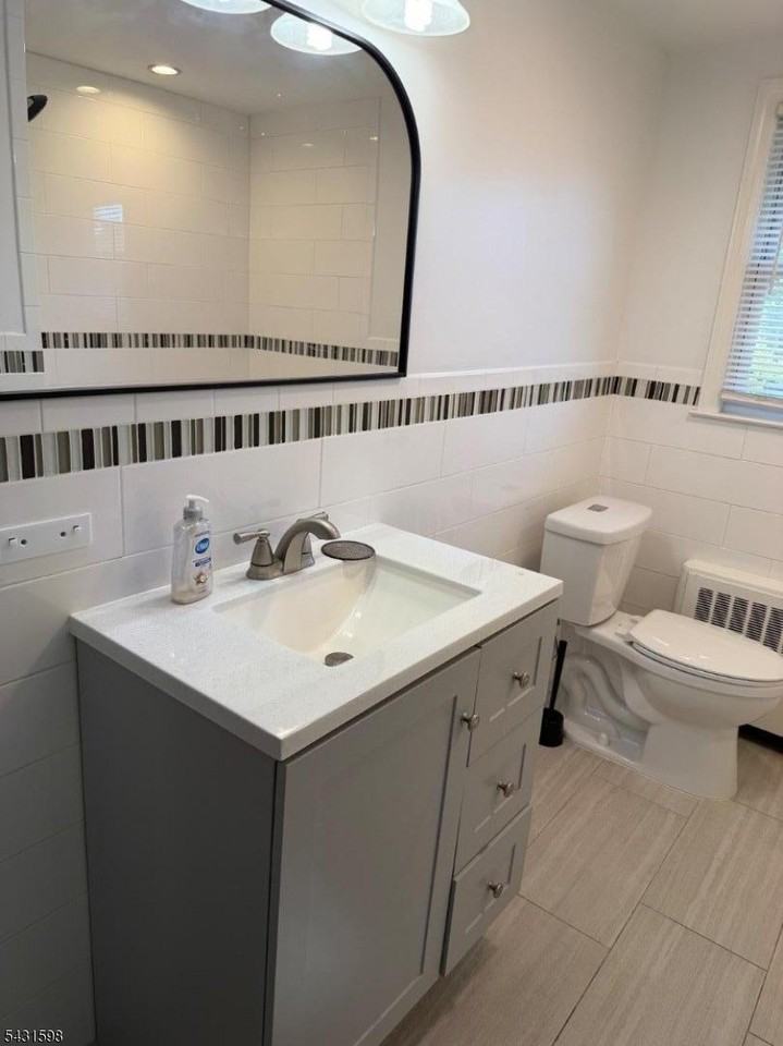 122 Beech St - Photo 5 of 8