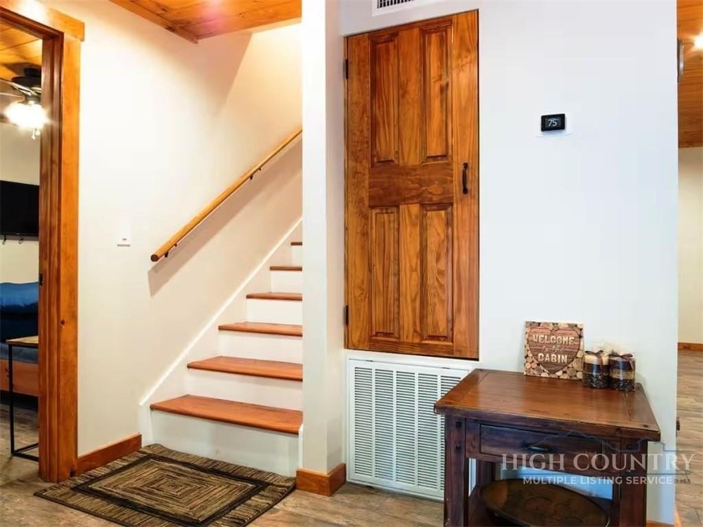 213 Rhododendron Dr - Photo 7 of 29