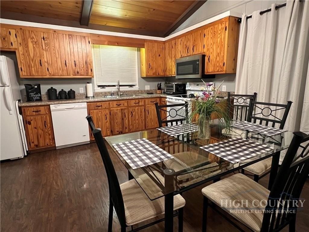 1424 Bald Mountain Rd - Photo 4 of 15