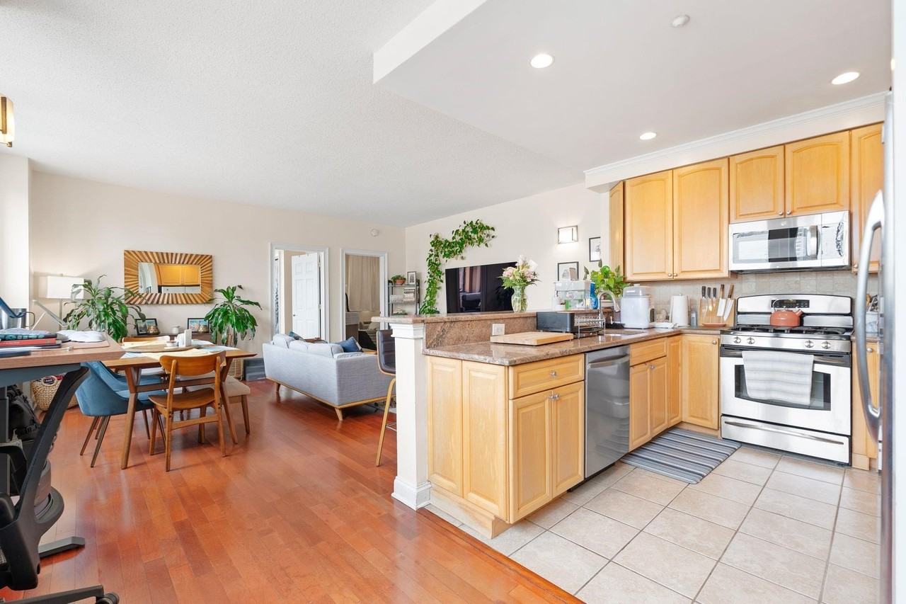 311 Washington St #10A - Photo 3 of 19