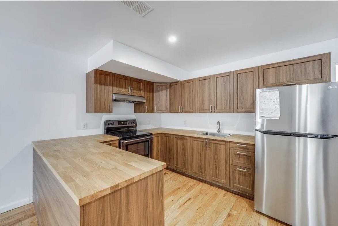 283 Winfield Ave #1 - Photo 3 of 15