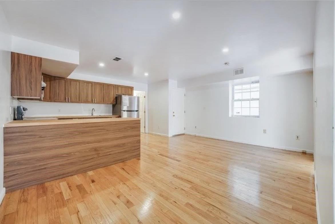 283 Winfield Ave #1 - Photo 7 of 15