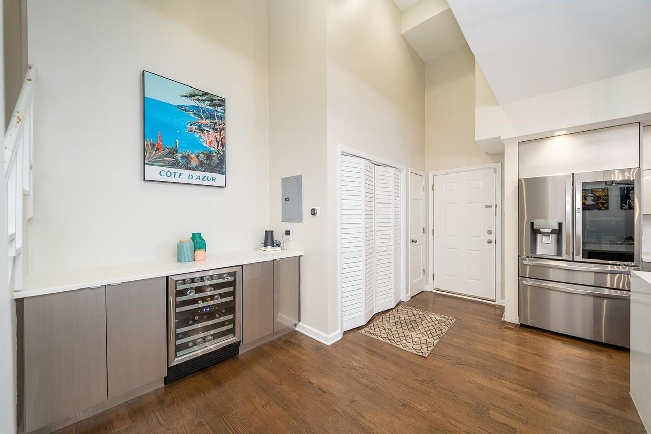 614 Madison St #1 - Photo 5 of 30