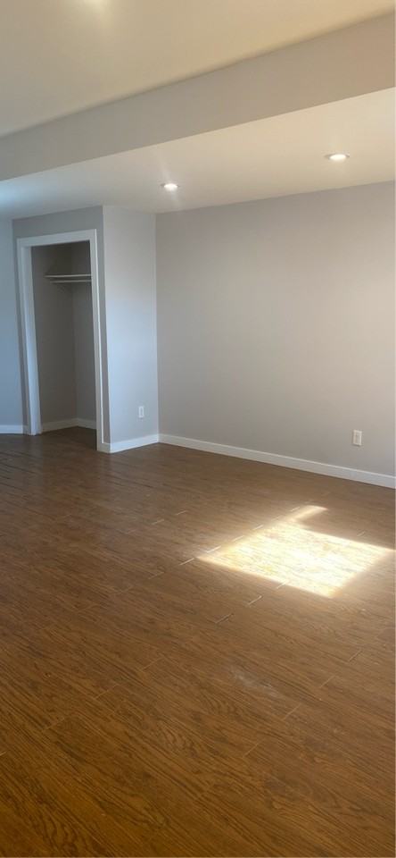 415 Lorne St #B - Photo 4 of 16
