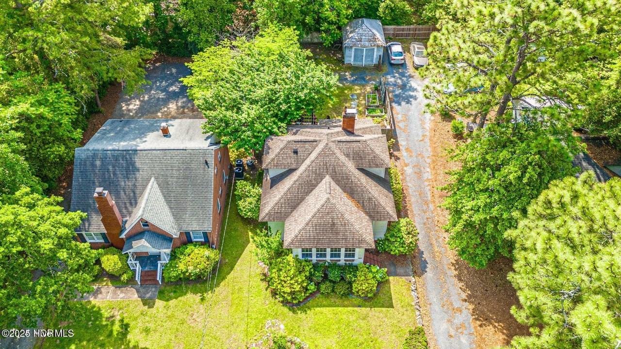555 N May St - Photo 2 of 16