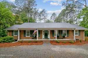 featured image of 450 Crestview Rd
