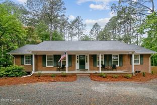 450 Crestview Rd - Photo 1 of 1
