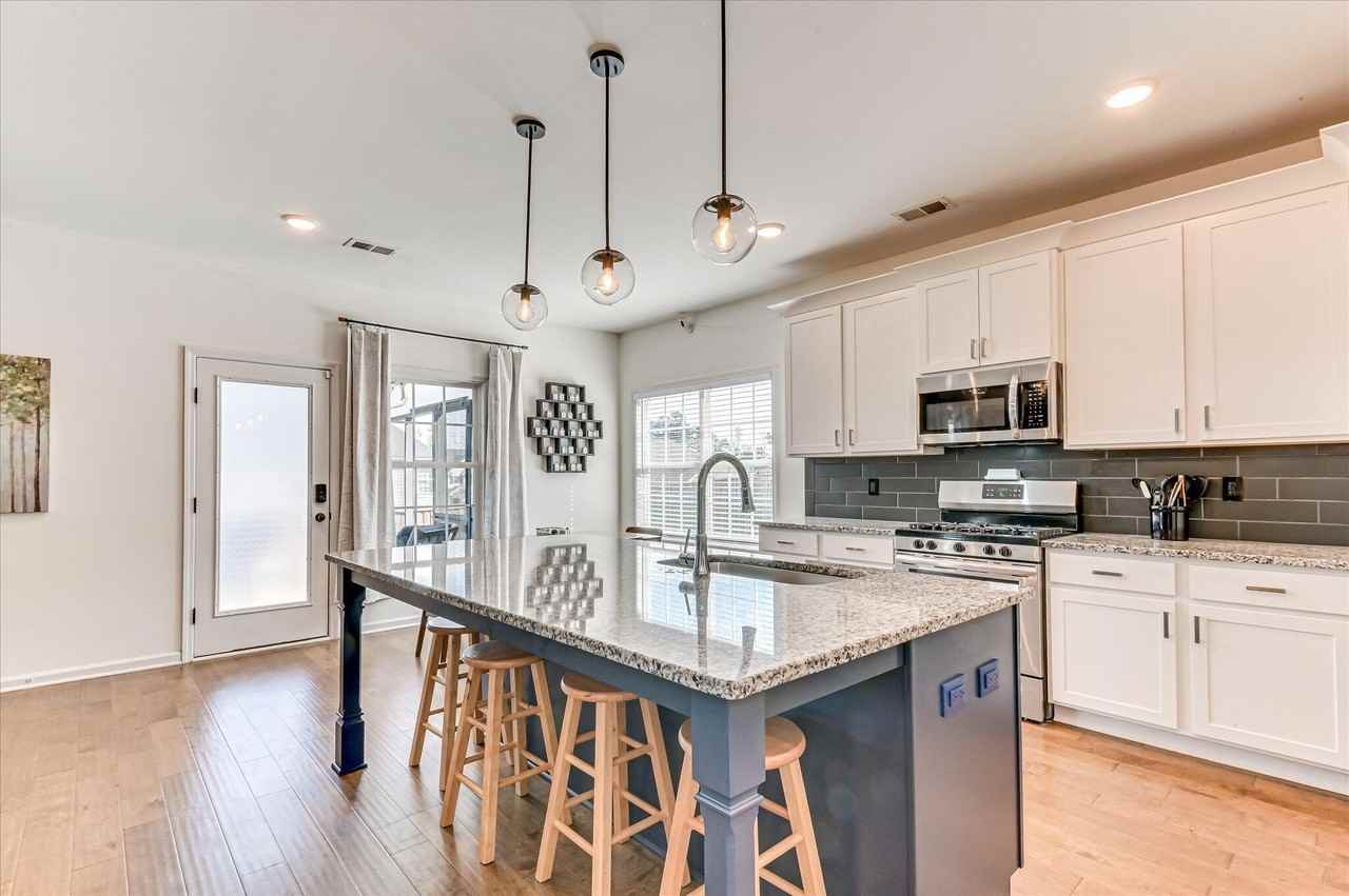 251 Haverford Dr - Photo 5 of 50
