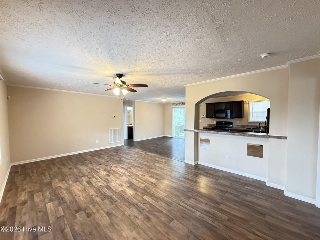 270 Pickett Cir - Photo 4 of 22