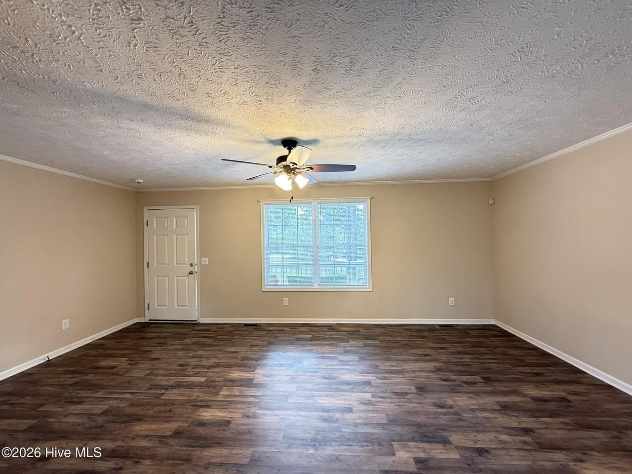 270 Pickett Cir - Photo 5 of 22