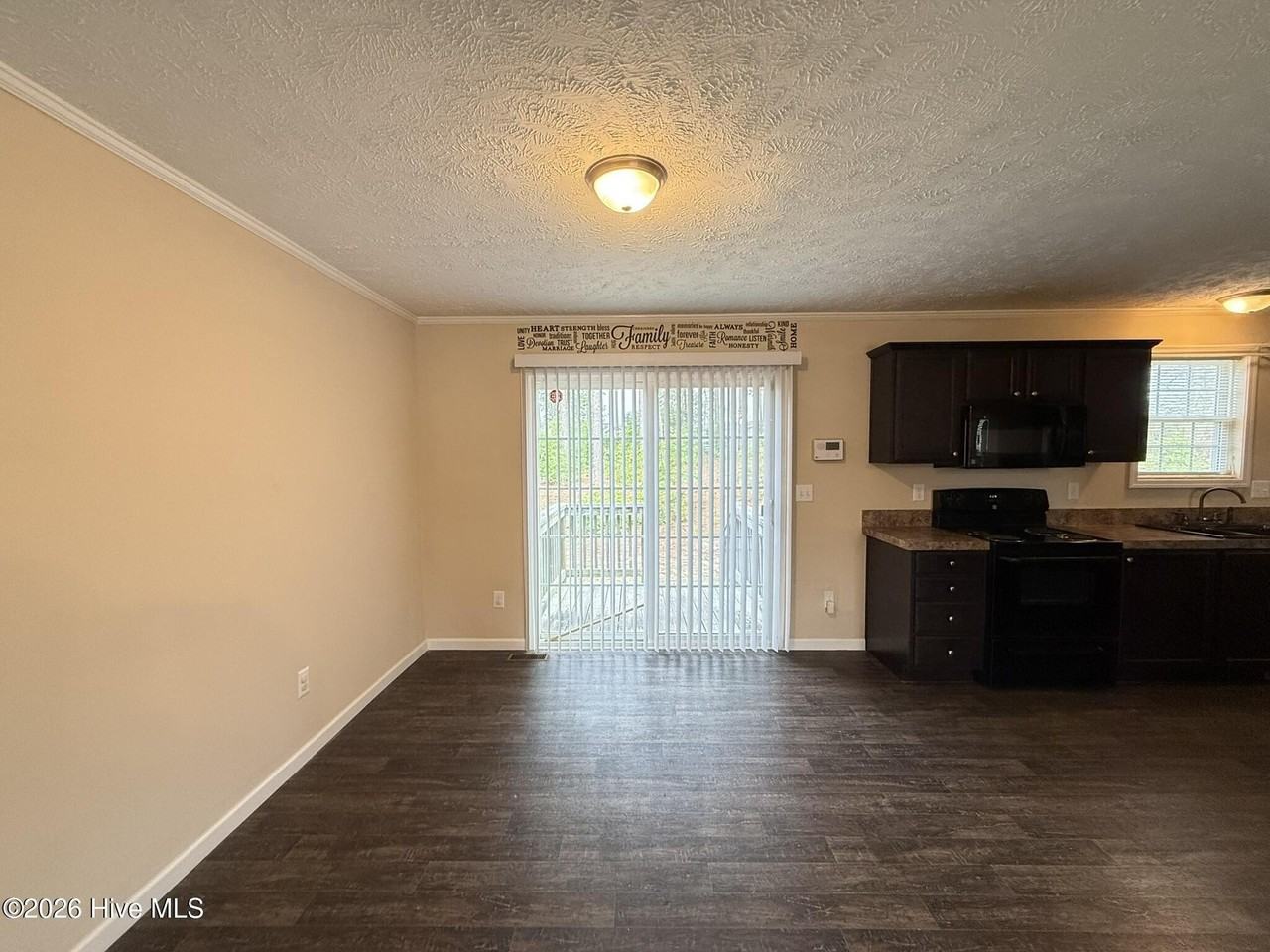 270 Pickett Cir - Photo 7 of 22