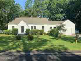 1101 N Poplar St - Photo 1 of 1