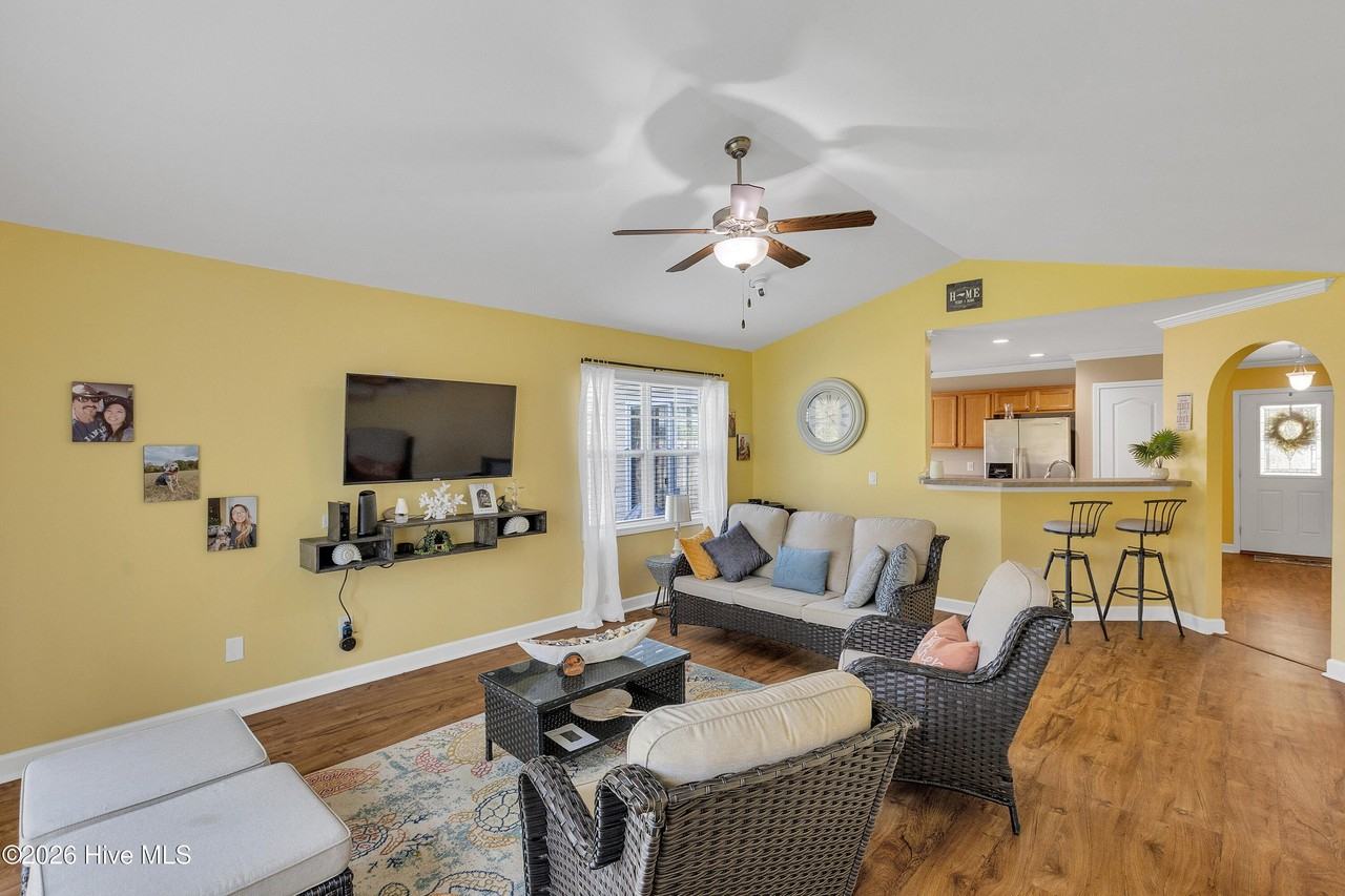 117 Oyster Landing Dr - Photo 2 of 20