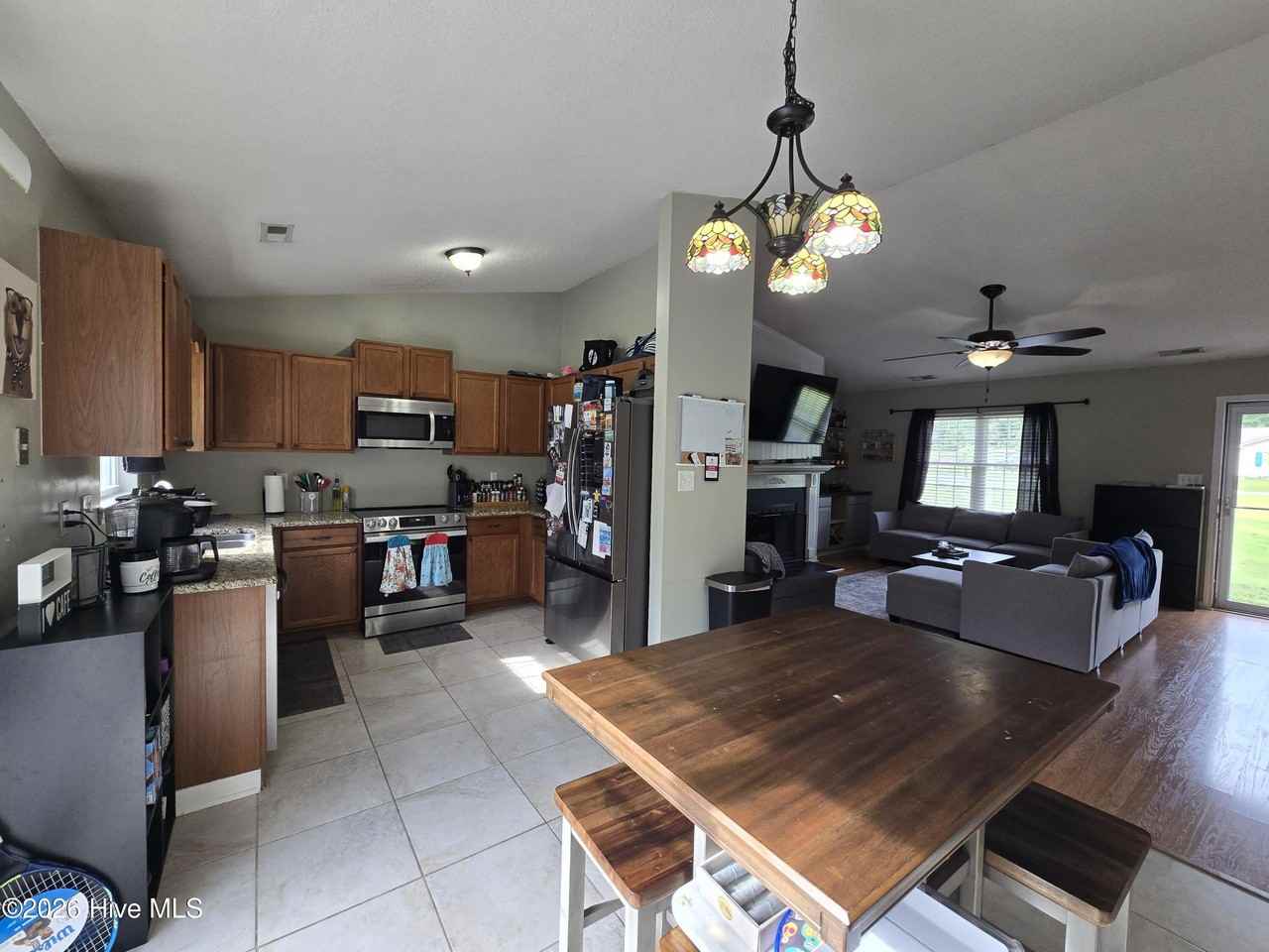 204 Winterberry Ct - Photo 6 of 14