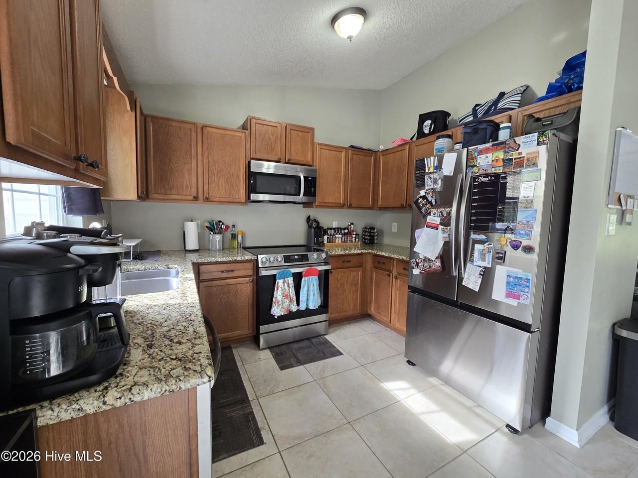 204 Winterberry Ct - Photo 7 of 14