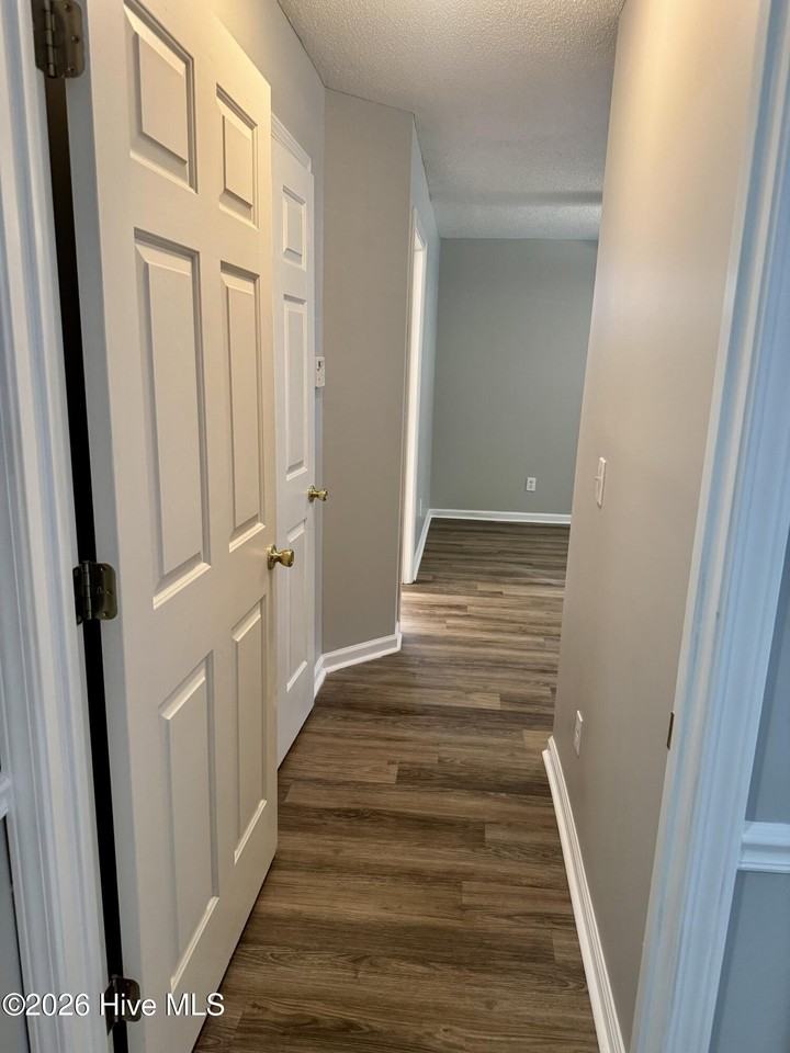 2806 Mulberry Ln - Photo 2 of 16