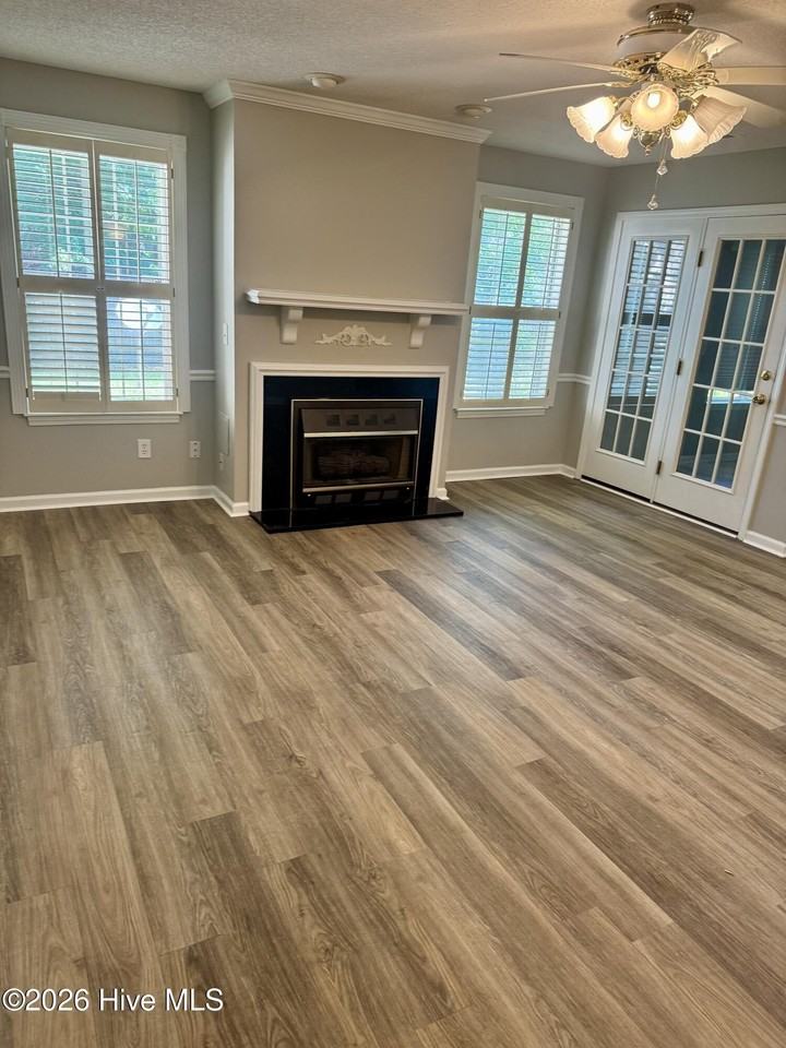 2806 Mulberry Ln - Photo 4 of 16