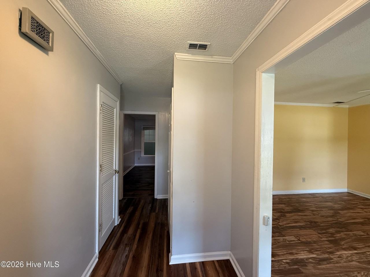 111 Old Post Ct - Photo 2 of 27