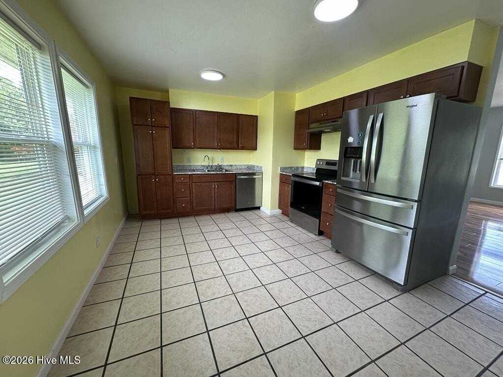 6 Sandra Ln - Photo 3 of 13