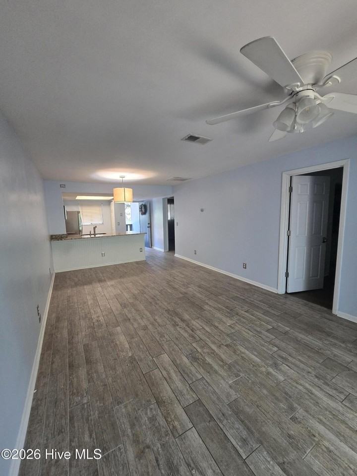 4403 Holly Tree Rd - Photo 7 of 10