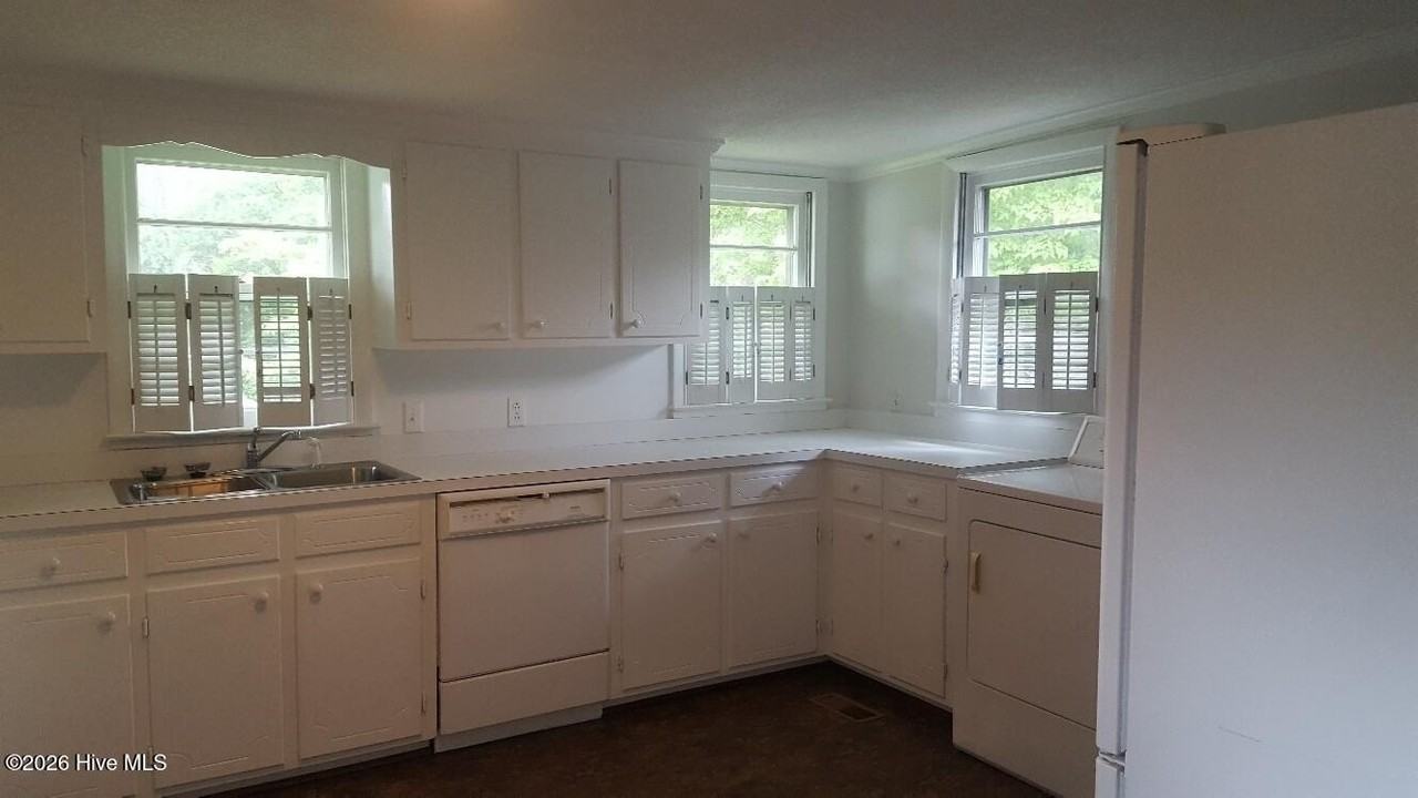402 S Madison Ave - Photo 2 of 11