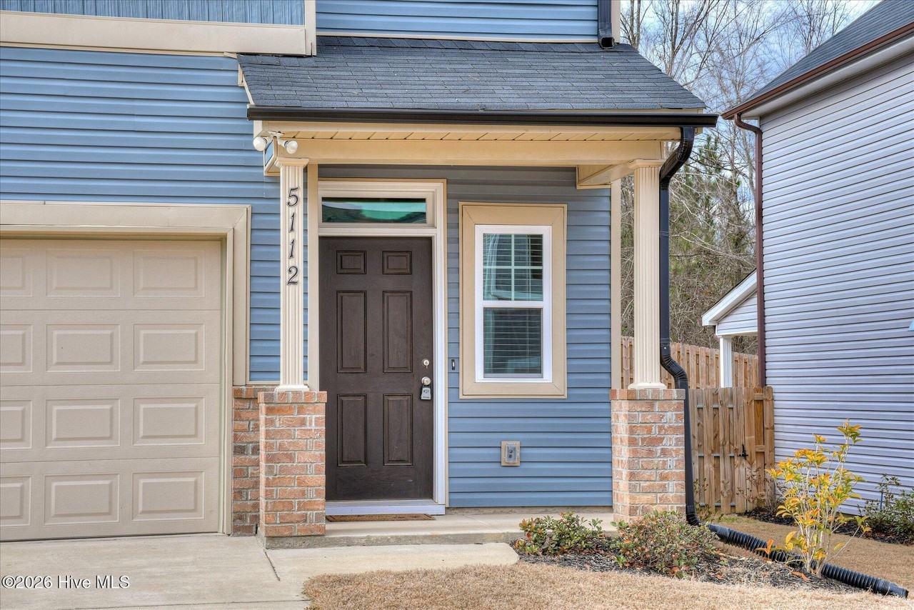 5112 Heathbrook Dr - Photo 4 of 33