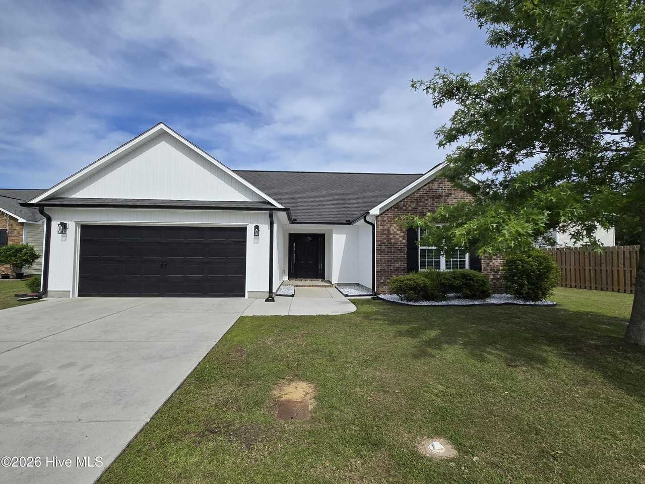 302 Kingston Rd - Photo 2 of 19