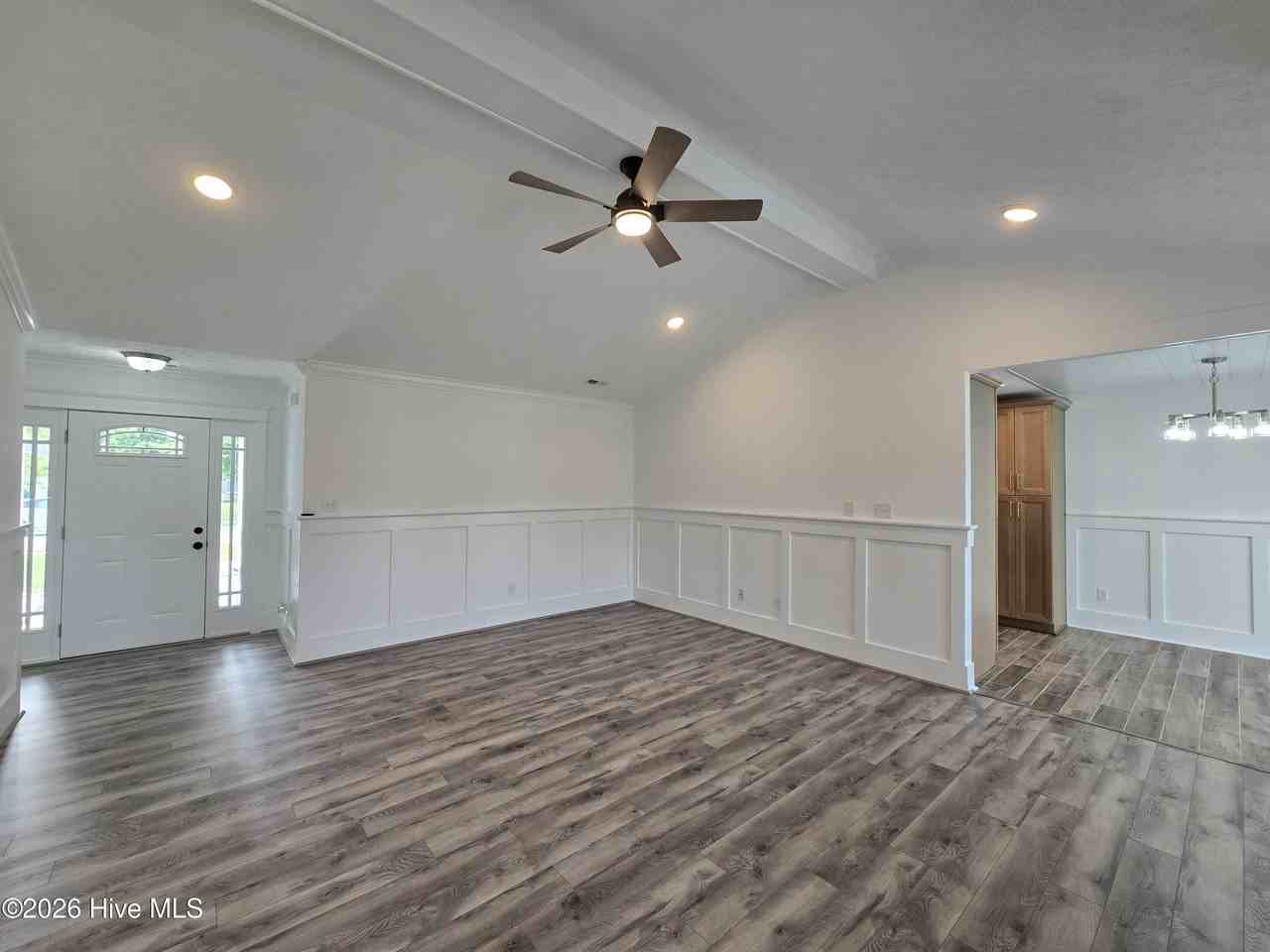 302 Kingston Rd - Photo 5 of 19