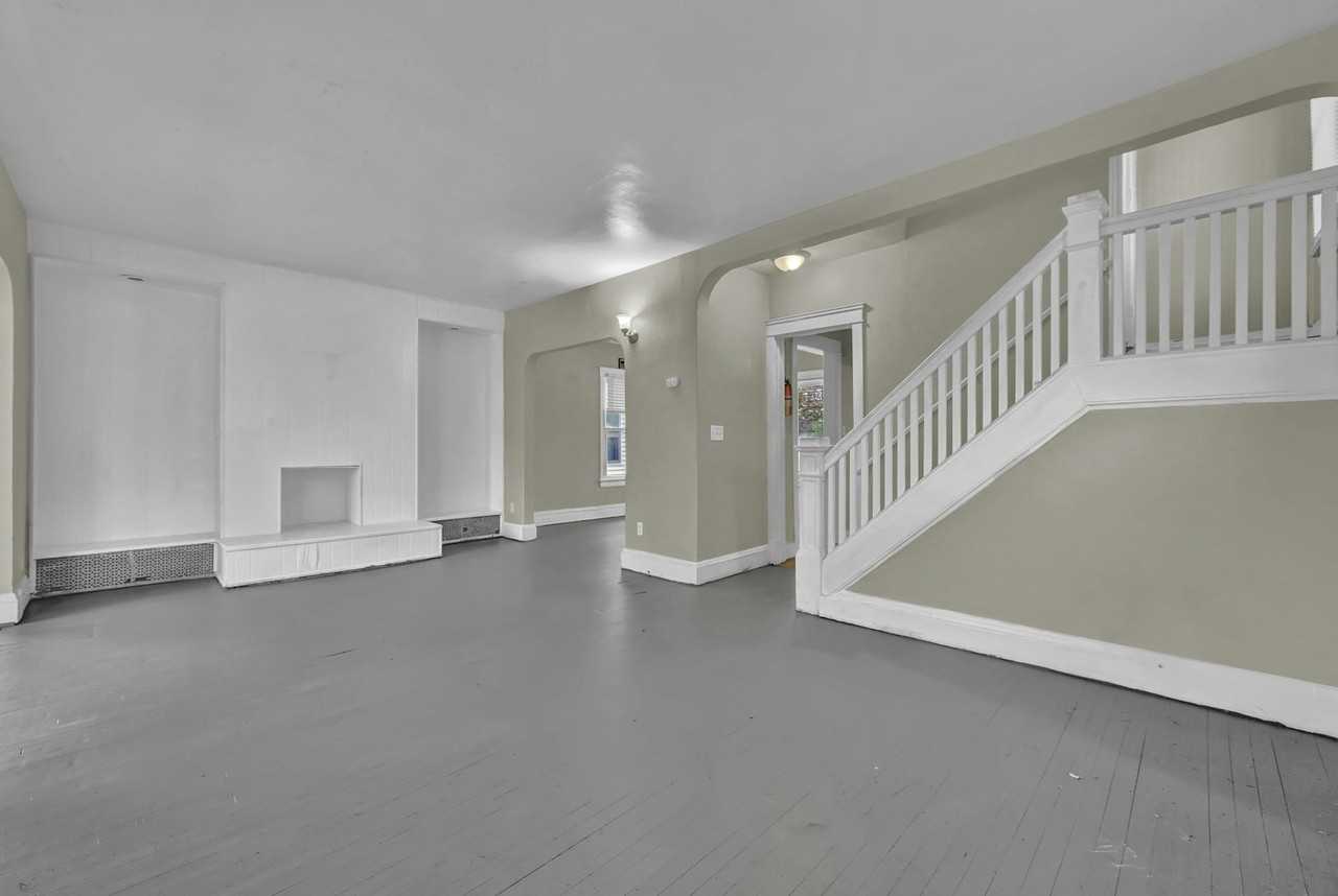 13317 Caine Avenue - Photo 3 of 29