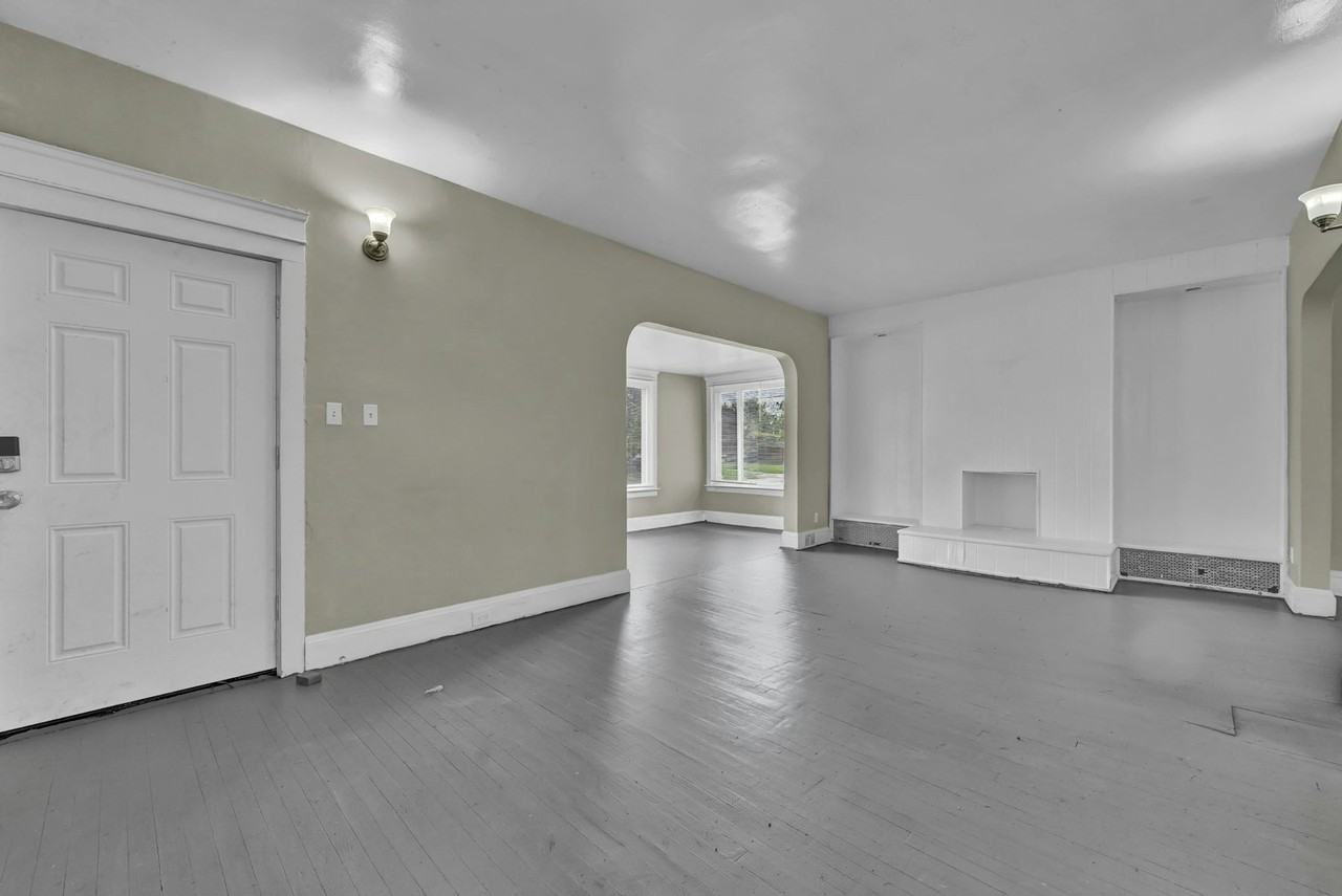 13317 Caine Avenue - Photo 4 of 29