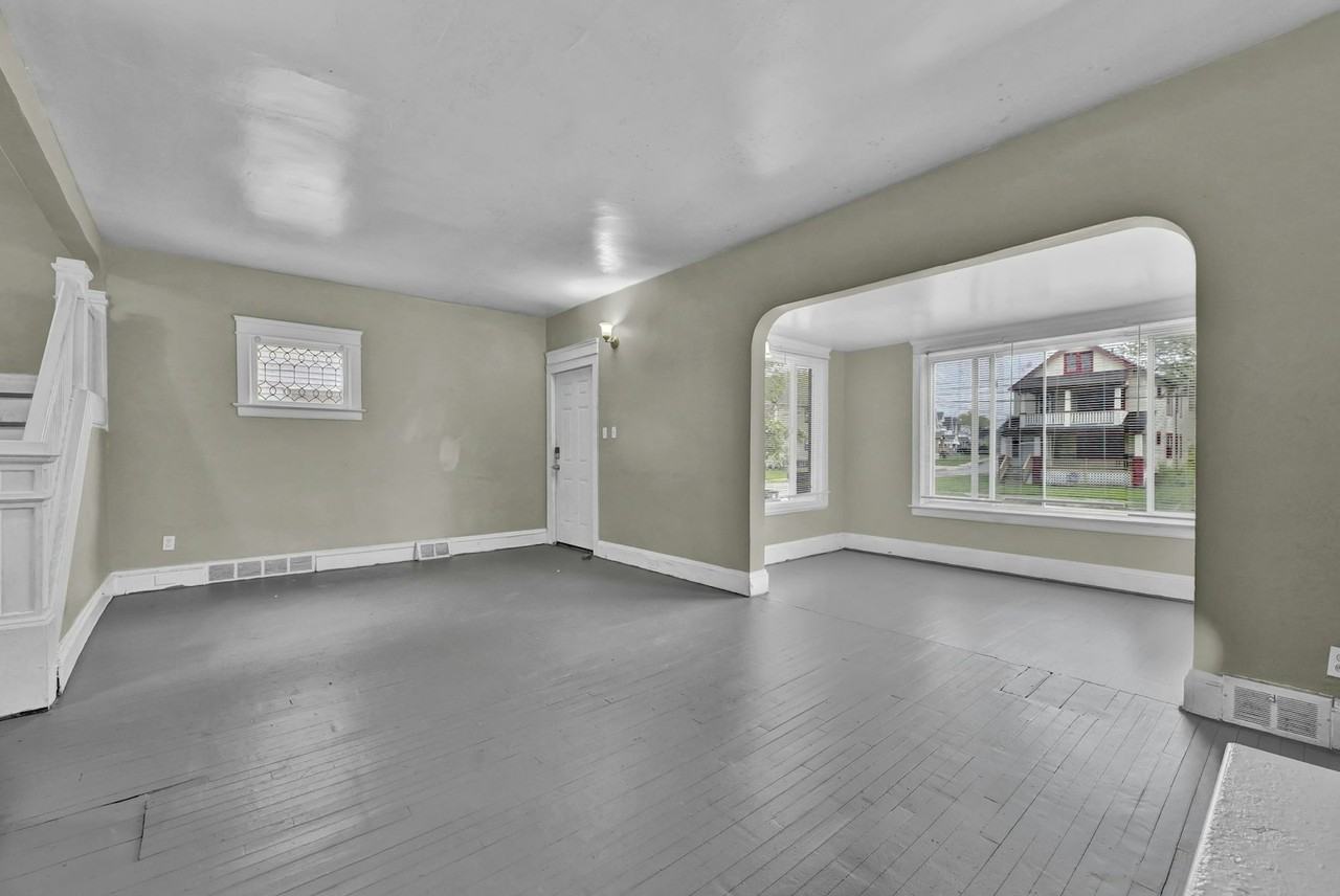13317 Caine Avenue - Photo 5 of 29