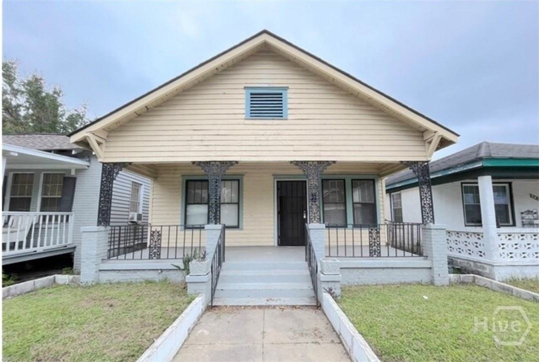 1008 W Victory Dr - Photo 3 of 17