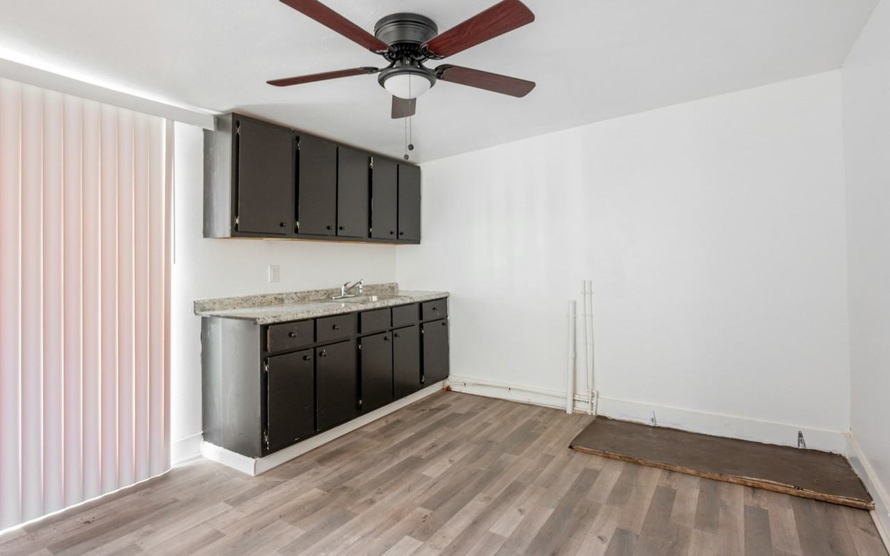 1361 East 45th Street, Unit A - Photo 4 of 18