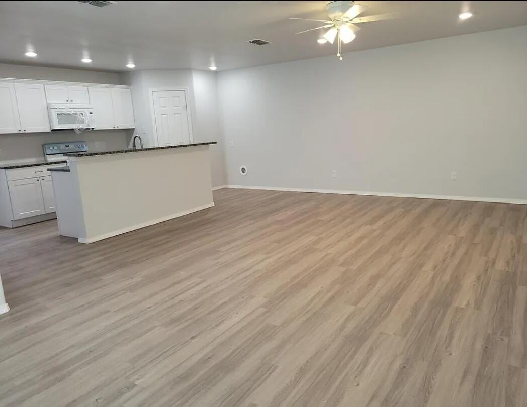 5524 Jarvis St #A - Photo 3 of 12