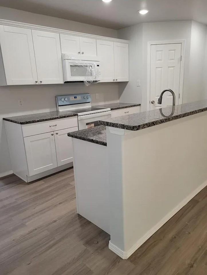 5524 Jarvis St #A - Photo 4 of 12